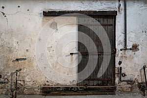 Wooden Rolling Cell Door in Prison