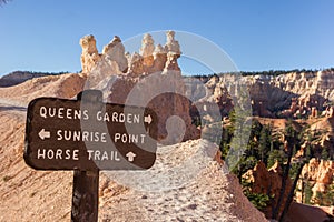 Wooden sign on Queens Garden trail in Bryce Canyon