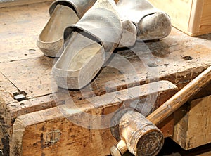 Wooden soled type dutch clogs