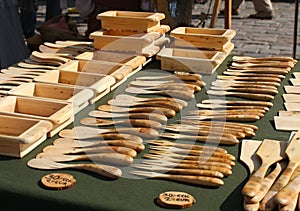 Wooden tableware