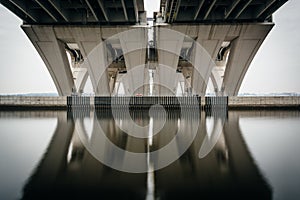 The Woodrow Wilson Bridge, over the Potomac River, seen from Ale