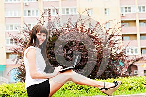 Work with the netbook on the street