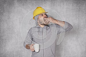 Worker ate lunch in a hurry