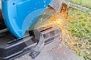 Worker cutting annealing wire in construction site