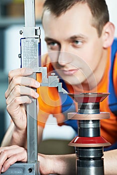 Worker measuring cutting tool