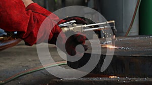 Worker melting welding metal industry oxyacetilene photo