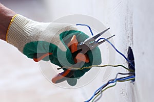 Worker puts the wires