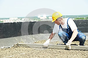 Worker roofer with float lute