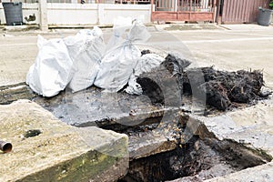 Working for drain cleaning