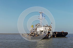 Working Dredging Platform