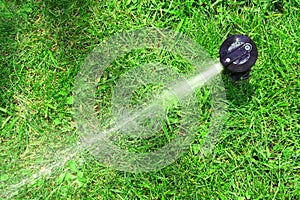 Working lawn sprinkler