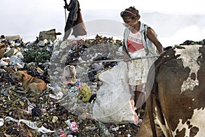 Working Nicaraguan woman, garbage dump, Managua