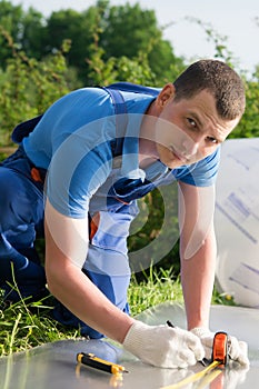 The working size is measured using tape measure, polycarbonate for further installation on the greenhouse