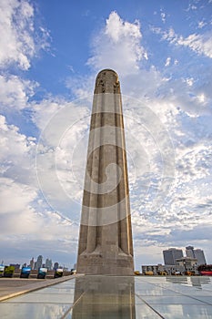 World war two memorial,Kansas city buildings,blue sky