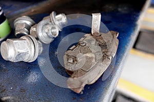 Worn out brake pad or brake shoes