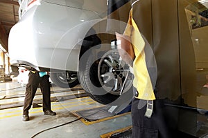 Worn out brake pad or brake shoes