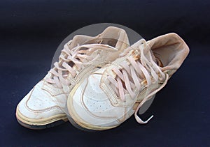 Worn tennis