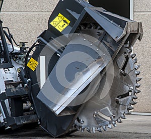 Wreath with cones for drilling rock