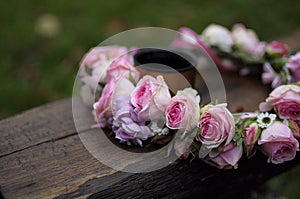 A wreath of roses