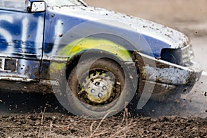 Wreck scrap cars dirt race