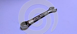 Wrench for loosing and tighten nuts