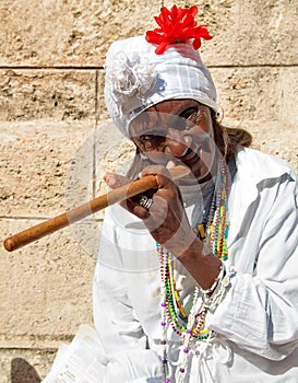 Wrinkled old lady in Havana