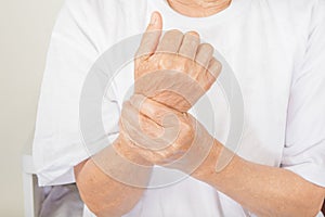 Wrist Pain in older women.