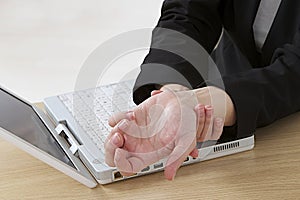 Wrist pain after working on computer