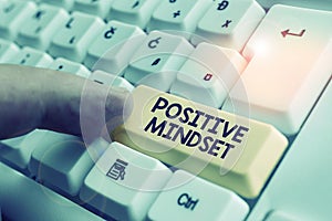 Writing note showing Positive Mindset. Business photo showcasing mental attitude in wich you expect favorable results