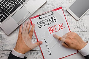 Writing note showing Spring Break. Business photo showcasing Vacation period at school and universities during spring.