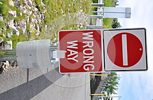 Wrong way sign