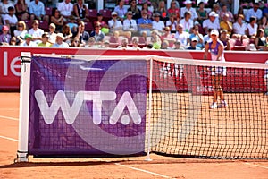 Wta-logo on tennis net