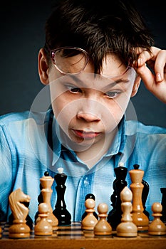 Wunderkind play chess