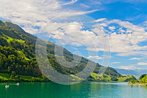 WunderschÃÂ¶ner Lungernsee in den Alpen, Schweiz photo
