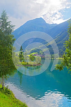 WunderschÃÂ¶ner Lungernsee in den Alpen, Schweiz photo