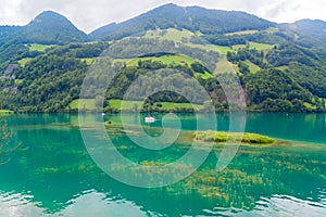 WunderschÃÂ¶ner Lungernsee in den Alpen, Schweiz photo