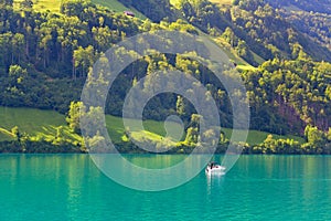 WunderschÃÂ¶ner Lungernsee in den Alpen, Schweiz photo