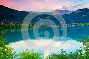WunderschÃÂ¶ner Lungernsee in den Alpen, Schweiz photo