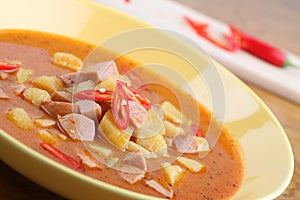 Wurst goulash with chili