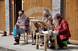 Xin Xing Zhen, China: 3 Women Knitting