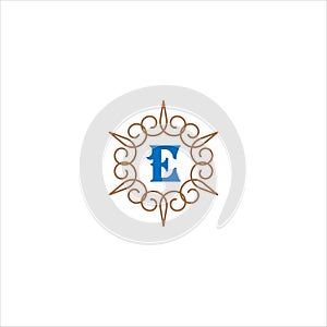 E Creative Unique abstract geometric vector logo design