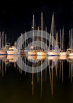 Yacht di notte 