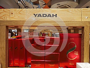 The Yadah Be My Cushion Makeup Couchon and Pore Refining Foam Cleanser Wash Foam and Auto Lip Crayon Lip Lipstick in Store 25. 02