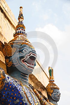 THE YAKSA GIANT SCULPTURE THAI TEMPLE
