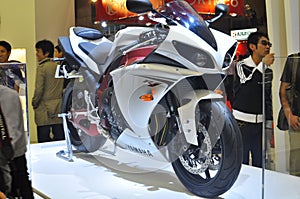 YAMAHA YZF R1