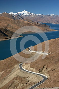 Yamdrok Tso Lake