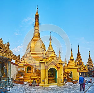 Visit Sule Pagoda, Yangon, Myanmar