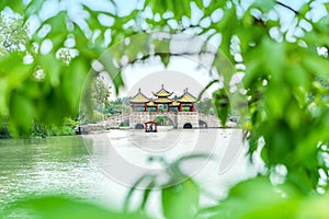 Yangzhou Slender West Lake Wuting Bridge