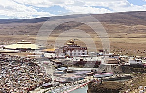 YARCHEN GAR, THE WORLDÂ´S SECOND BIGGEST BUDDHIST SCHOOL IN SICHUAN, CHINA