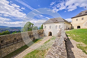 Dvor za hradbami na hrade Stará Ľubovňa